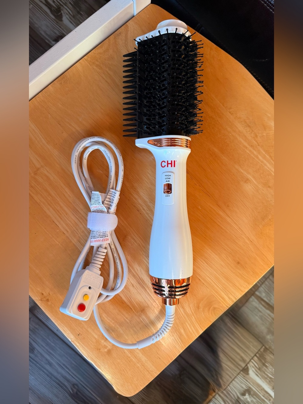CHI Volume Styler, Blowout Brush for Amplified Volume in white